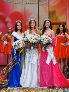 Mỹ nhân 22 tuổi đăng quang Hoa hậu Nga