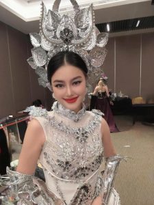 Thí sinh hoa hậu hoảng sợ vì động đất ở Philippines