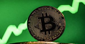 Giá Bitcoin vượt 80.000 USD