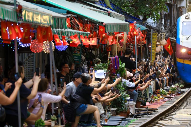 cà phê đường tàu ảnh 3 ca phe duong tau anh 3