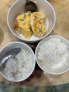 Vợ chồng TP.HCM ‘cân não’ từng bữa ăn, cắt 50-70% tiền chợ