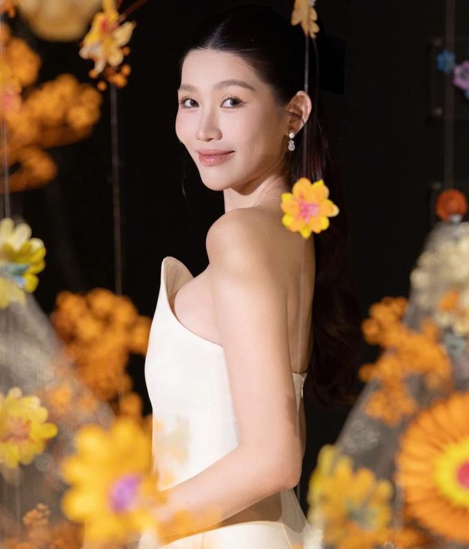 Chế Nguyễn Quỳnh Châu ảnh 5 Che Nguyen Quynh Chau anh 5