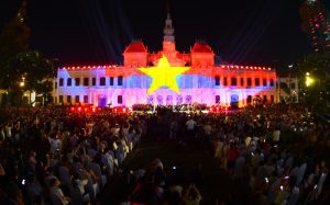 ‘Người tình’ khiến ai đi xa cũng ngóng quay về