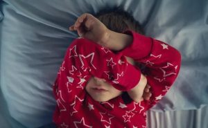 Không phải trẻ bướng, đây là lý do con bạn khó vào giấc ngủ