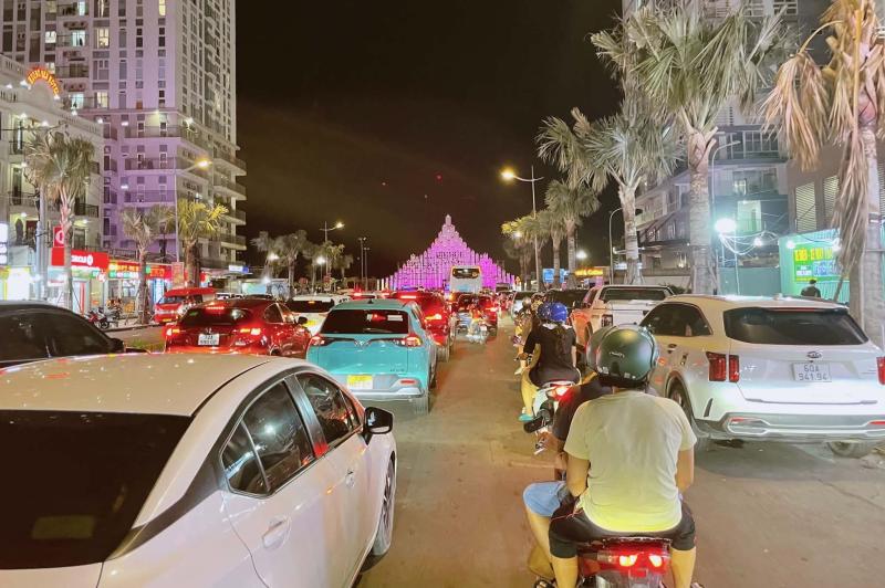 tháp Tam Thắng ảnh 2 tháp Tam Thắng ảnh 2