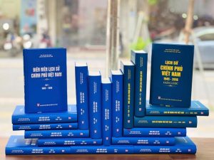 Hành trình điều hành của Chính phủ qua hai bộ sử liệu đồ sộ