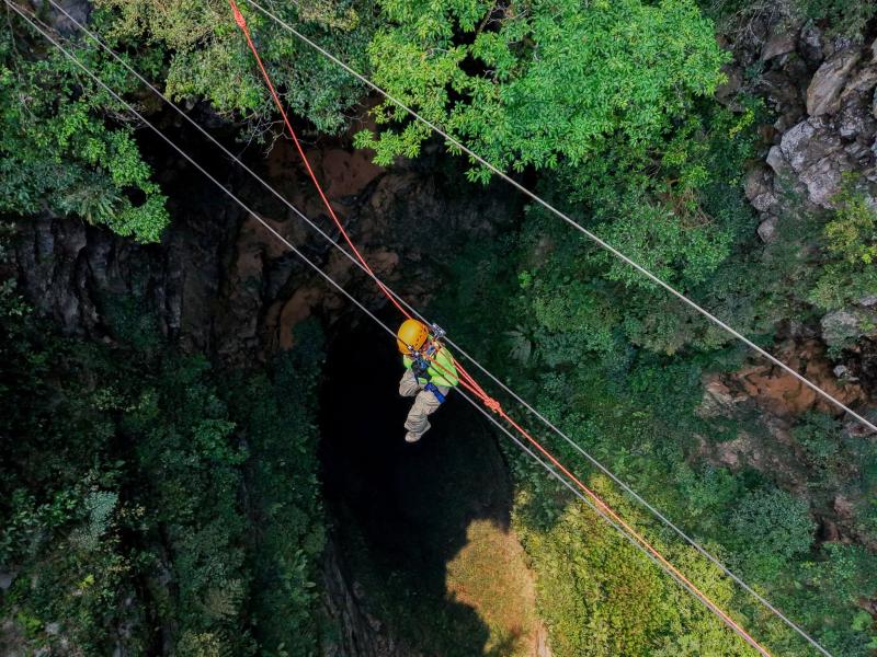 hố sụt,  zipline ảnh 10