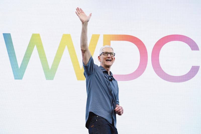 Siri phiên bản mới, Siri là gì, cách kích hoạt Siri, sự kiện WWDC 2026, Tim Cook từ chức ảnh 1 Siri phiên bản mới, Siri là gì, cách kích hoạt Siri, sự kiện WWDC 2026, Tim Cook từ chức ảnh 1