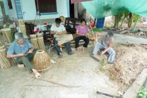Nơm tre từ chợ quê lên ‘chợ số’
