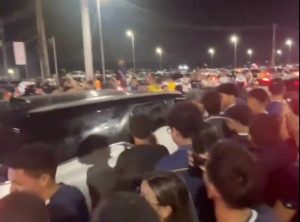 Neymar nổi nóng, khẩu chiến với đối thủ sau chiến thắng