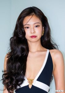 Jennie gây sốt
