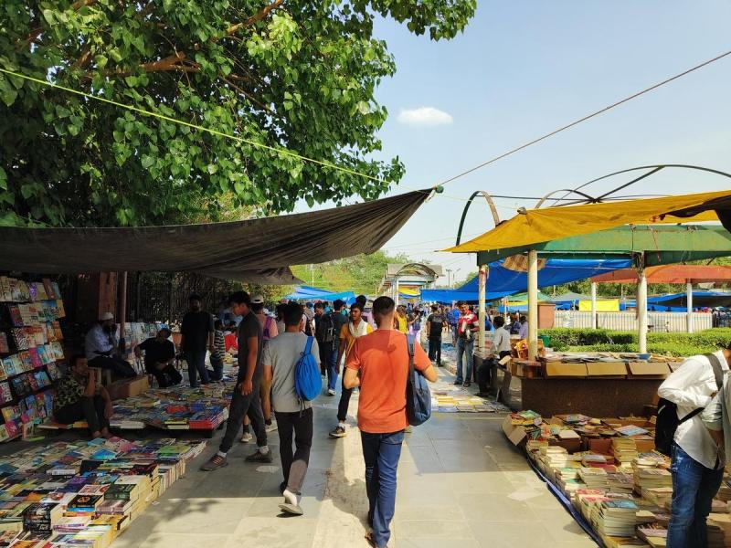 chợ sách ảnh 1