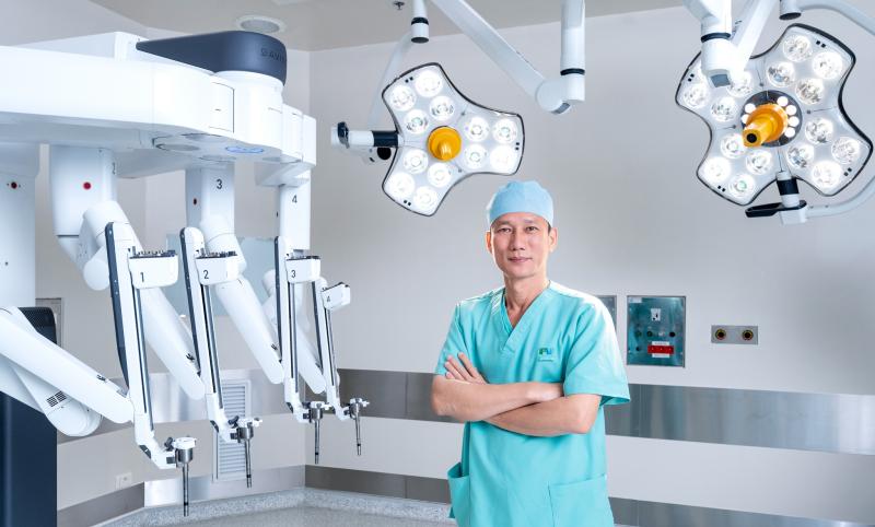 Robot da Vinci Xi ảnh 1 Robot da Vinci Xi ảnh 1