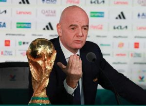FIFA họp khẩn cấp