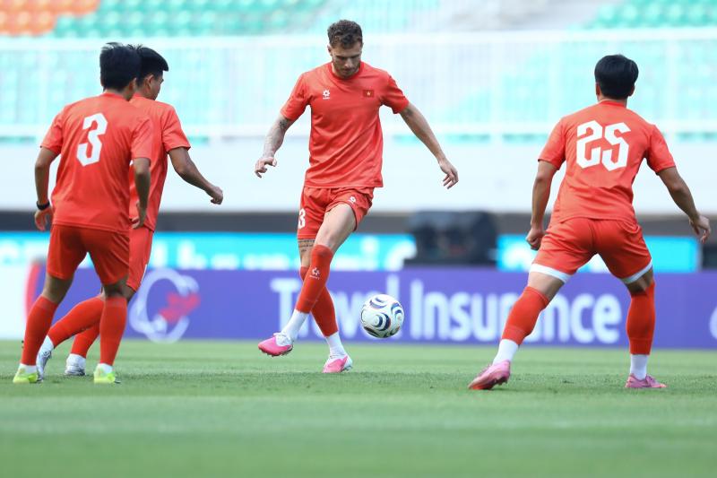 Sân Pakansari ASEAN Cup ảnh 14