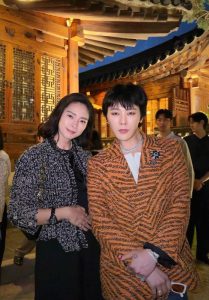 Ngô Thanh Vân chụp ảnh cùng G-Dragon