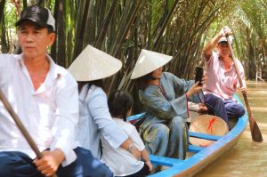 Du lịch miền Tây có gì sau trào lưu check-in xuồng ba lá?