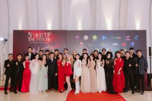 Hậu trường vận hành livestream chuyên nghiệp tại TopMus Entertainment